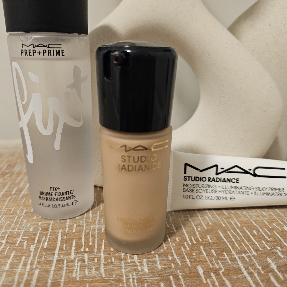 MAC Cosmetics Studio Radiance Foundation - Cream, Primer & FIX Bundle
